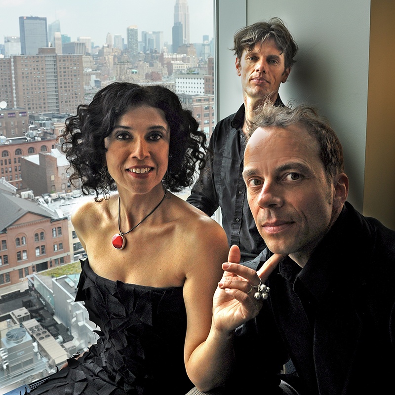 PAULA MORELENBAUM<br />Bossarenova Trio